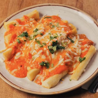 Cheesy Tikka Masala Yuca Fries